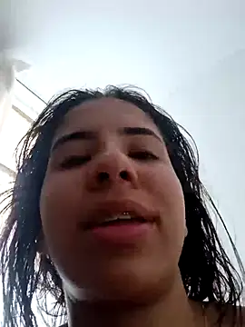 Snapshot of Liagni0 chatting on October 15, 2025, 4:51 pm Liagni0 online show from October 15, 2025, 4:51 pm