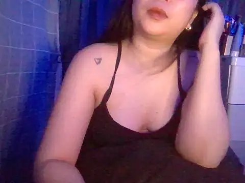 Asianhotskinny online show from June 20, 2026, 4:32 pm