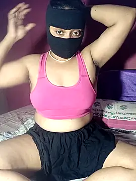 Moonshine07 online show from September 8, 2025, 5:01 pm