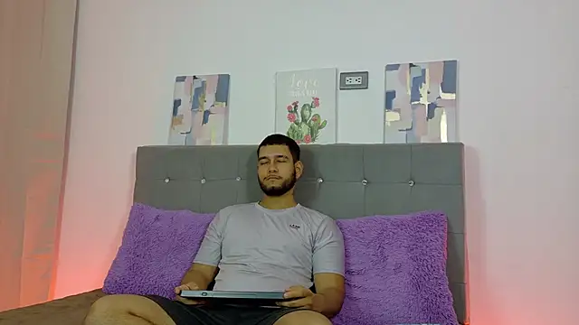Snapshot of chatting on July 11, 2026, 12:30 pm online show from July 11, 2026, 12:30 pm
