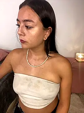 Snapshot of Gaby_7770 chatting on November 4, 2025, 8:52 pm Gaby 7770 online show from November 4, 2025, 8:52 pm