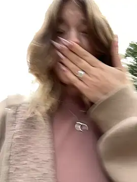 Mimiumuy online show from September 22, 2025, 2:08 pm