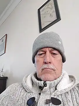 slaveman4you online show from November 18, 2025, 11:25 am