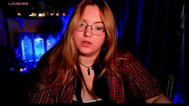 Snapshot of ZayaRush chatting on November 9, 2025, 8:45 am ZayaRush online show from November 9, 2025, 8:45 am