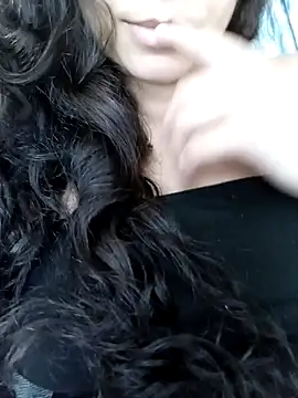 clarinha2 online show from October 12, 2025, 4:39 pm