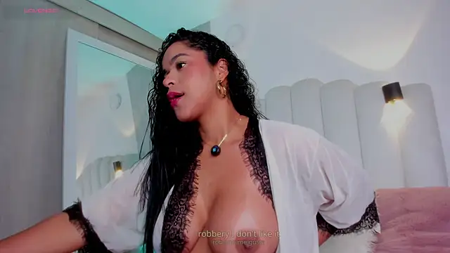 Snapshot of danna_ross25 chatting on December 17, 2025, 12:55 pm danna ross25 online show from December 17, 2025, 12:55 pm