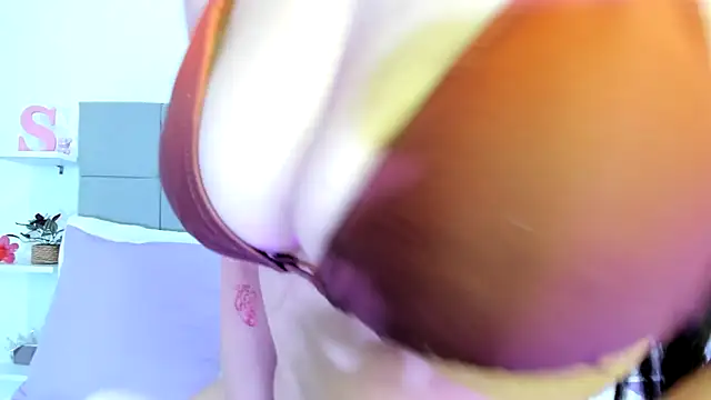 Sarahlopezz online show from January 6, 2026, 4:27 am