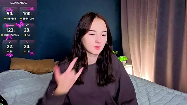 Mary Smitt online show from September 8, 2025, 5:45 pm