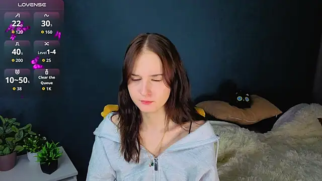 Mary Smitt online show from September 24, 2025, 8:01 pm