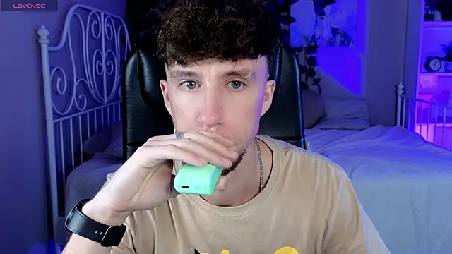 Snapshot of mark_caron chatting on September 14, 2025, 3:16 am mark caron online show from September 14, 2025, 3:16 am