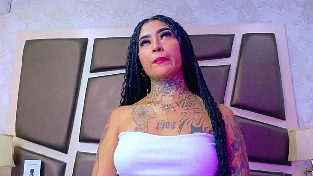 EmilieLake online show from July 10, 2026, 7:38 pm