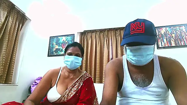 Snapshot of Rashikamalhotra chatting on October 4, 2025, 8:45 am Rashikamalhotra online show from October 4, 2025, 8:45 am