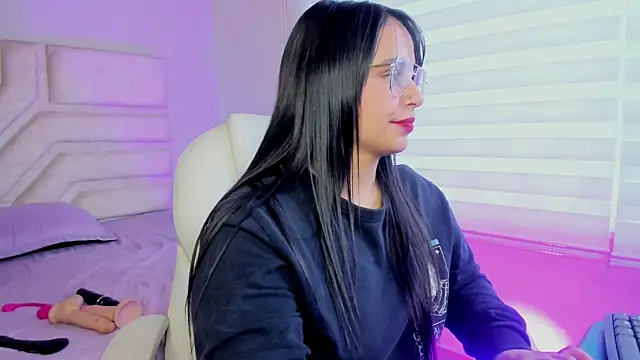 Snapshot of _adahara_queen chatting on September 19, 2025, 3:45 pm adahara queen online show from September 19, 2025, 3:45 pm