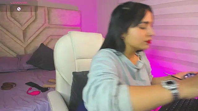 Snapshot of _adahara_queen chatting on September 23, 2025, 4:04 am adahara queen online show from September 23, 2025, 4:04 am