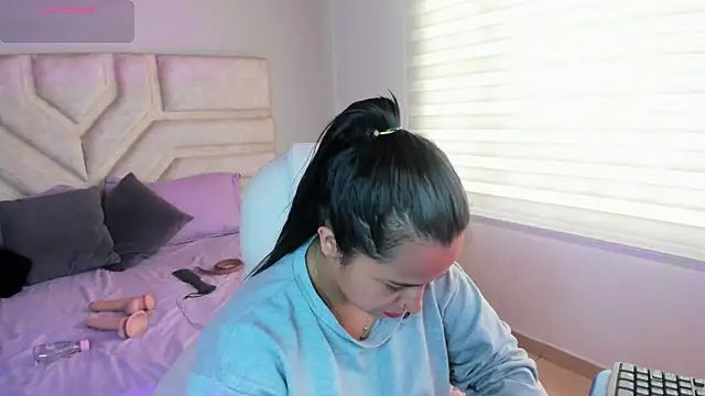 Snapshot of _adahara_queen chatting on September 28, 2025, 8:36 pm adahara queen online show from September 28, 2025, 8:36 pm