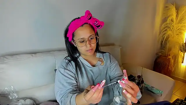 Snapshot of _adahara_queen chatting on October 10, 2025, 3:49 am adahara queen online show from October 10, 2025, 3:49 am