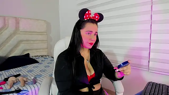 Snapshot of _adahara_queen chatting on October 16, 2025, 4:24 am adahara queen online show from October 16, 2025, 4:24 am