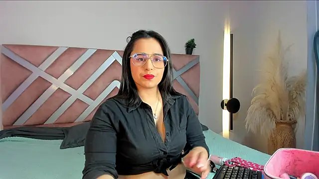 Snapshot of _adahara_queen chatting on October 29, 2025, 4:26 am adahara queen online show from October 29, 2025, 4:26 am