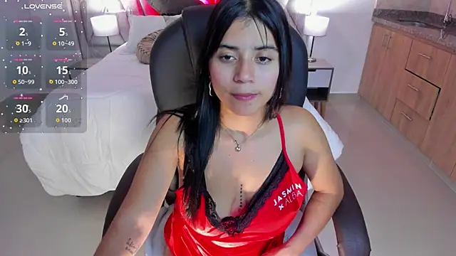 issi loren online show from March 28, 2026, 11:26 pm