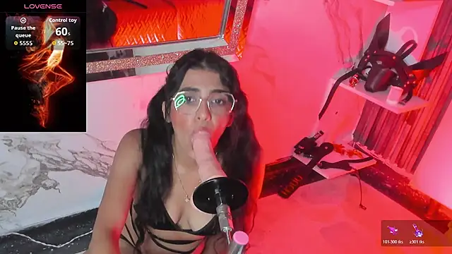 Snapshot of Violet_sl4ve chatting on November 8, 2025, 8:51 pm Violet sl4ve online show from November 8, 2025, 8:51 pm