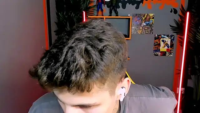 JackWolw online show from October 26, 2025, 5:46 am