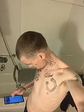 jizzyglizzy92 online show from March 30, 2026, 1:01 pm