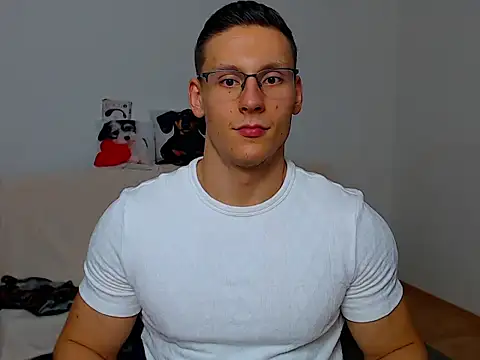 ZeinMiracles online show from September 18, 2025, 9:06 pm