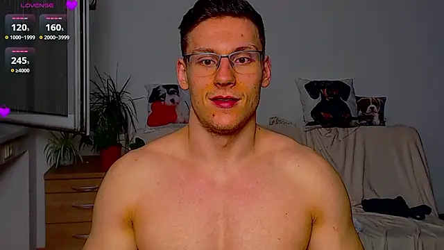 ZeinMiracles online show from March 25, 2026, 11:44 pm