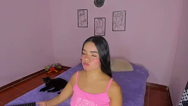 Snapshot of Valeri_13 chatting on October 11, 2025, 5:39 am Valeri 13 online show from October 11, 2025, 5:39 am