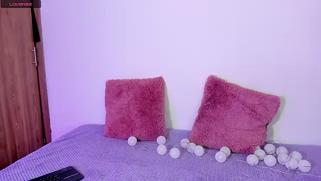 Valeri 13 online show from December 19, 2025, 4:08 am