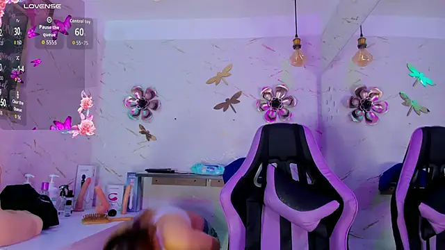 Natasha-Adams online show from April 8, 2026, 9:26 pm