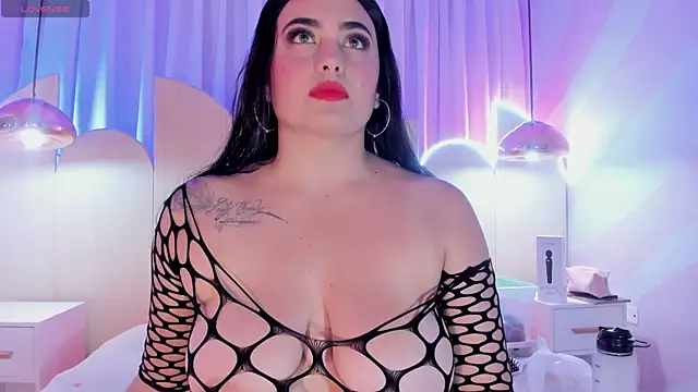 sofiiacarson online show from February 6, 2026, 7:28 pm