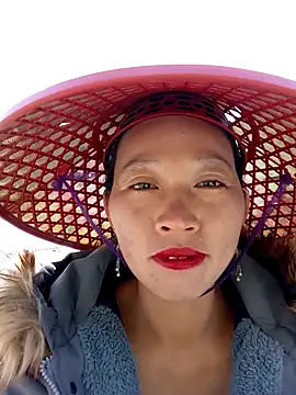 tcm-cute online show from December 15, 2025, 5:12 am