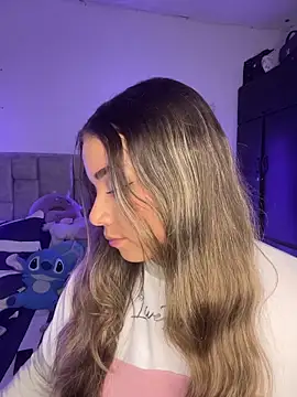 AnnyLopezzz  online show from February 24, 2026, 5:27 am