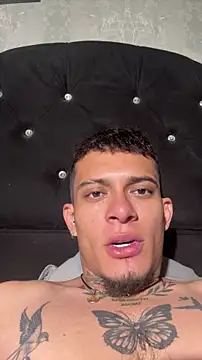 Mrjustin sebas online show from April 16, 2026, 9:39 pm