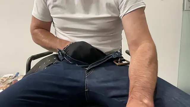 harrys74 online show from November 3, 2025, 4:30 pm