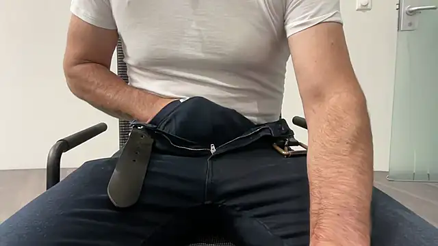 harrys74 online show from November 10, 2025, 12:15 pm