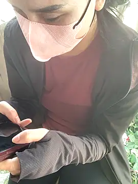 Snapshot of Tieuvi_18 chatting on October 19, 2025, 2:12 am Tieuvi 18 online show from October 19, 2025, 2:12 am