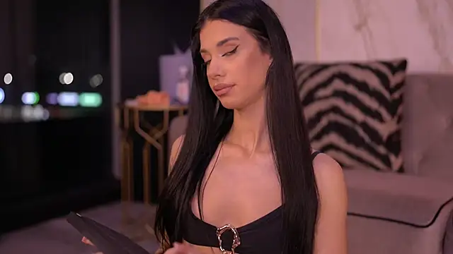 ArinaCarter online show from December 1, 2025, 6:24 pm