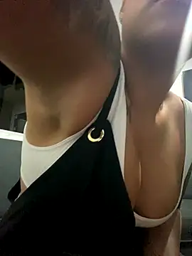 AlannaEvons online show from October 15, 2025, 12:55 am