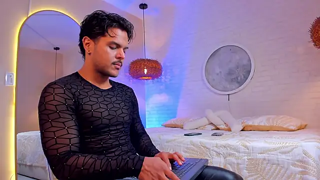 Snapshot of thiago_mercer chatting on November 4, 2025, 10:03 am thiago mercer online show from November 4, 2025, 10:03 am