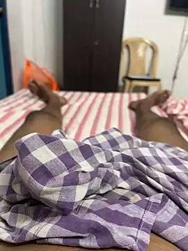 Snapshot of usermood2000 chatting on October 9, 2025, 7:17 am usermood2000 online show from October 9, 2025, 7:17 am