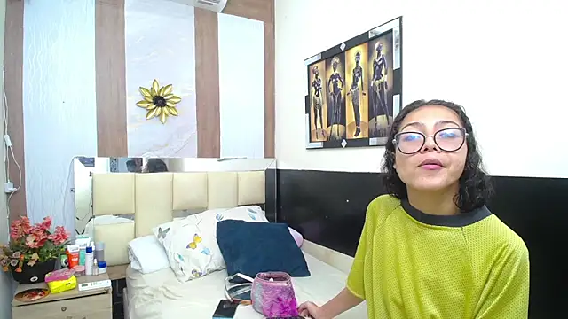 Snapshot of honeymoon_12 chatting on September 26, 2025, 4:38 am honeymoon 12 online show from September 26, 2025, 4:38 am