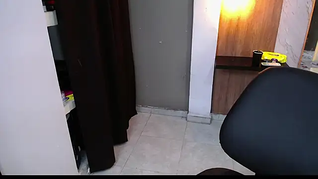 Snapshot of honeymoon_12 chatting on October 11, 2025, 4:55 am honeymoon 12 online show from October 11, 2025, 4:55 am