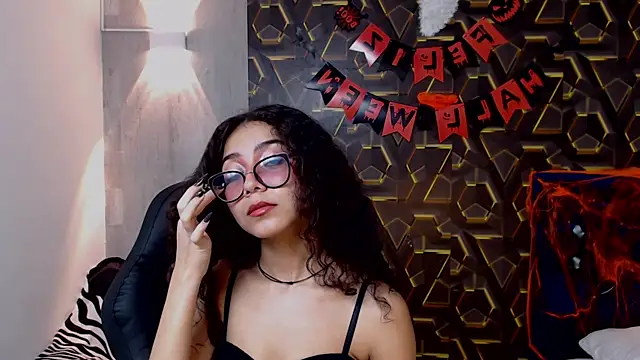 Snapshot of honeymoon_12 chatting on October 30, 2025, 6:04 am honeymoon 12 online show from October 30, 2025, 6:04 am