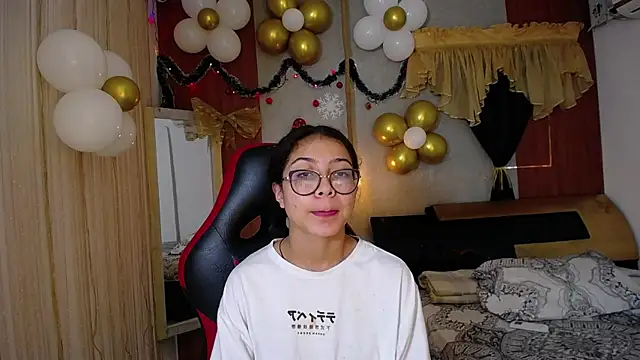 Snapshot of honeymoon_12 chatting on November 11, 2025, 3:45 pm honeymoon 12 online show from November 11, 2025, 3:45 pm