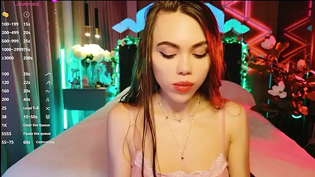 MimiFors online show from September 28, 2025, 4:34 pm