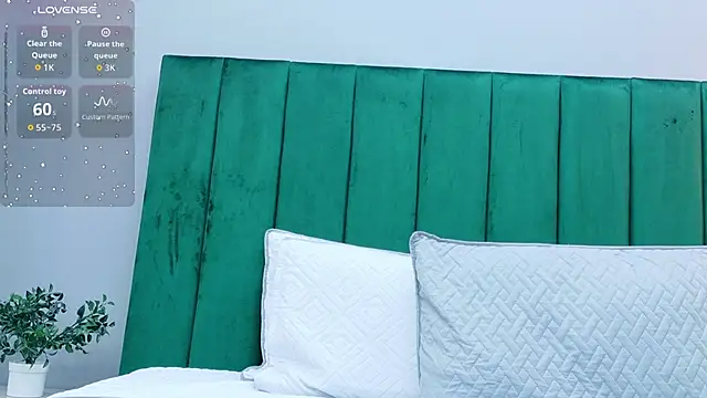 Ashley Evans22 online show from December 22, 2025, 9:12 pm