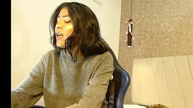 babilett online show from October 3, 2025, 12:02 pm