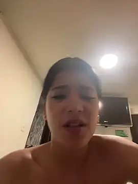Nia08  online show from June 11, 2026, 3:26 am